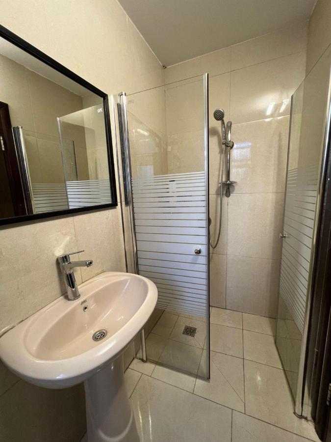 Central Ben Yehuda Apartment Jerusalem Eksteriør billede